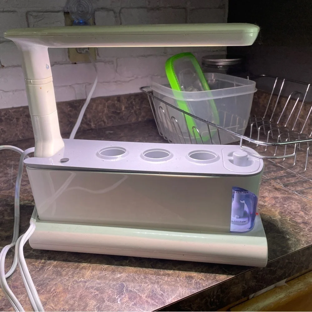 Aerogarden complete beginners set - Picture 3 of 9